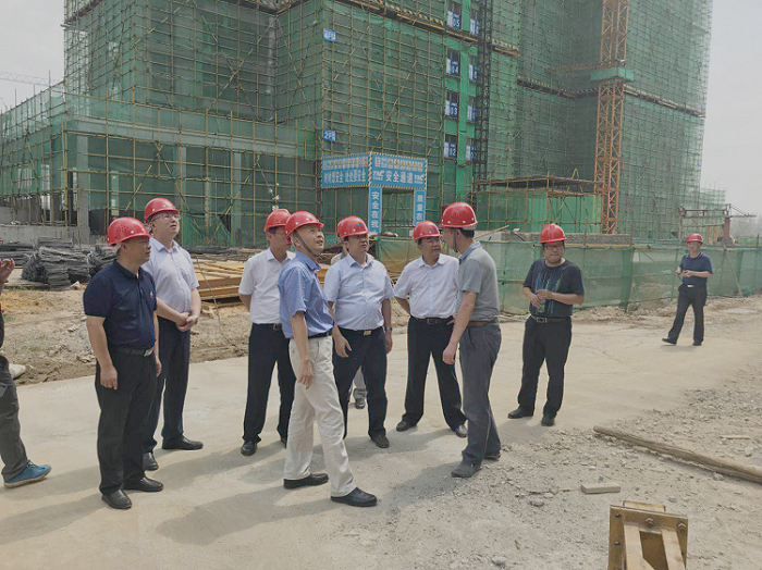 湖北省住建廳廳長(zhǎng)李昌海一行蒞臨我司嘉魚·高地嘉境項(xiàng)目視察指導(dǎo)工作